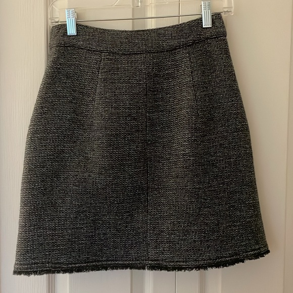 Club Monaco tweeted mini skirt - Picture 2 of 2